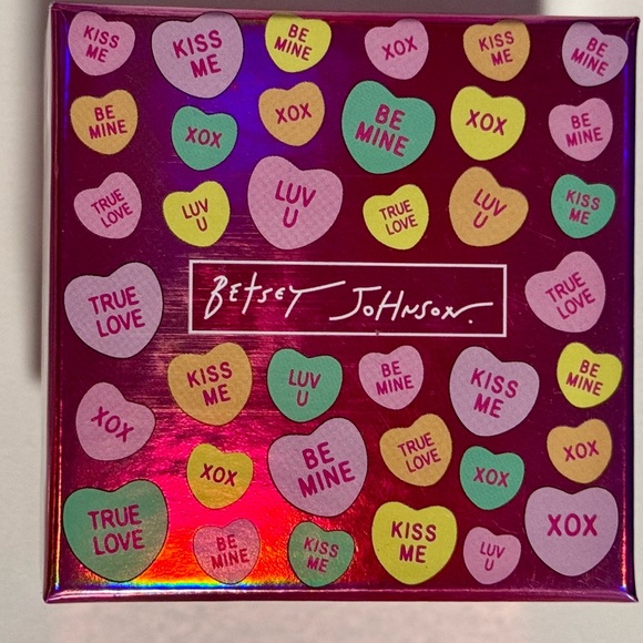 Betsey Johnson Heart Crystal Earrings NIB - Picture 3 of 3